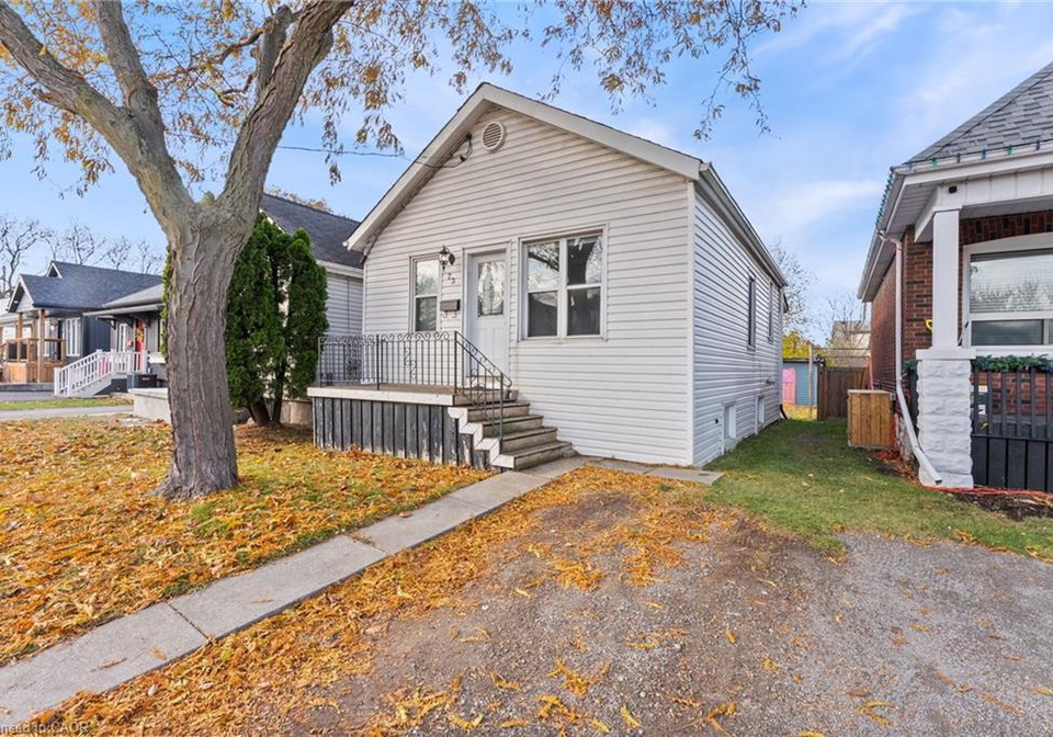 23-wexford-avenue-n-hamilton-ontario-40787455