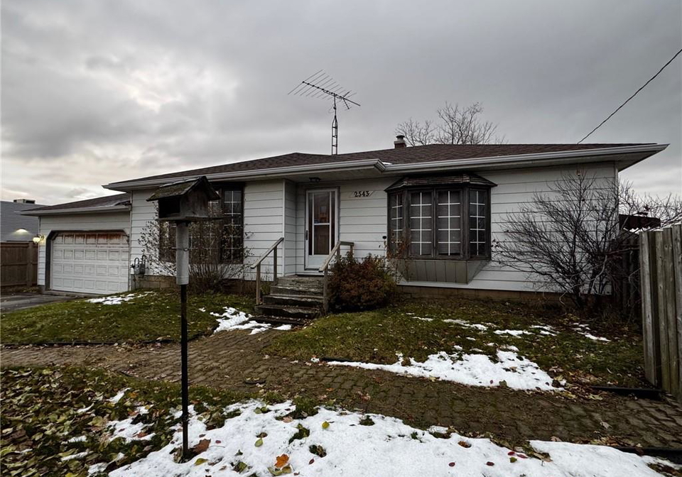 2543-highway-no-6-highway-mount-hope-ontario-40787708
