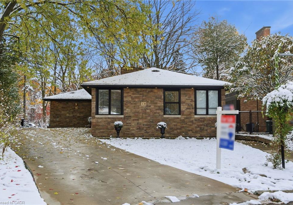 16-freeland-court-hamilton-ontario-40787879