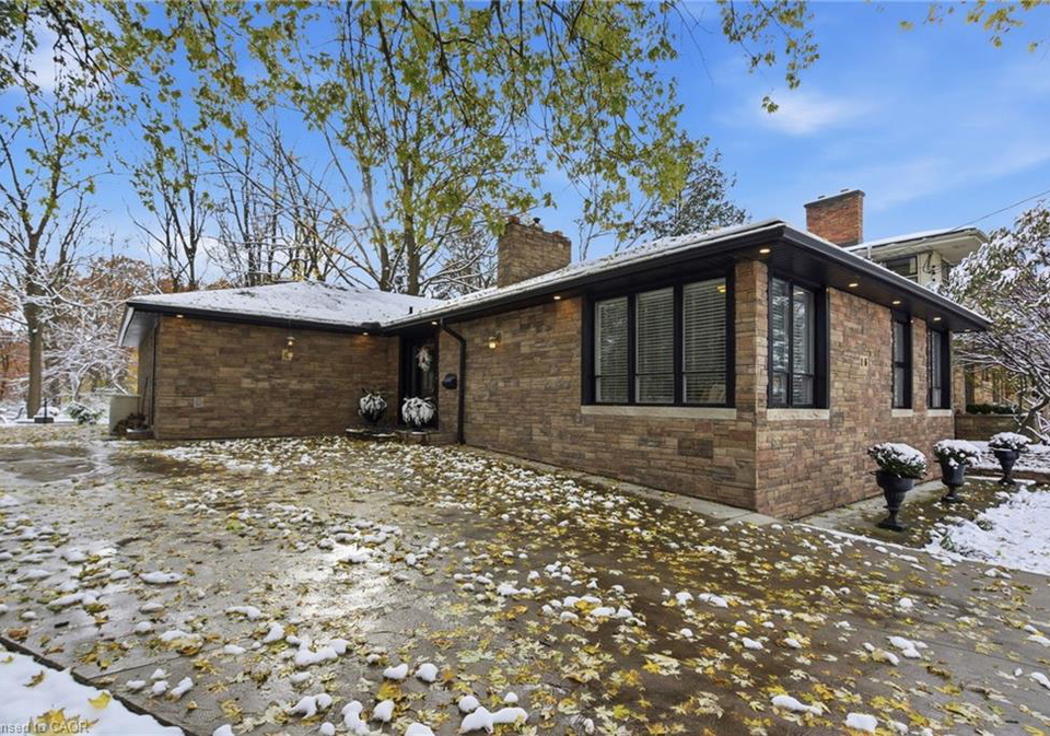 16-freeland-court-hamilton-ontario-40787879