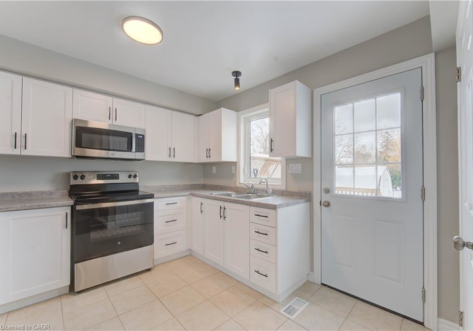 47-broadview-avenue-kitchener-ontario-40787979