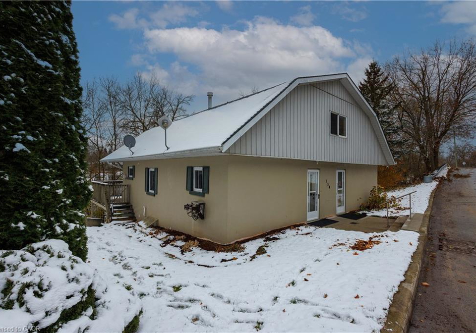 130-north-water-street-mount-forest-ontario-40787983