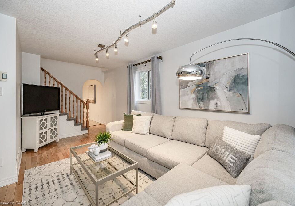 61-schueller-street-kitchener-ontario-40788027