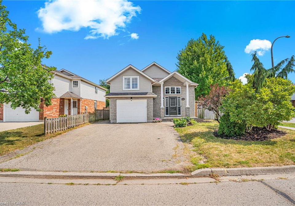 3-wisteria-court-kitchener-ontario-40788124
