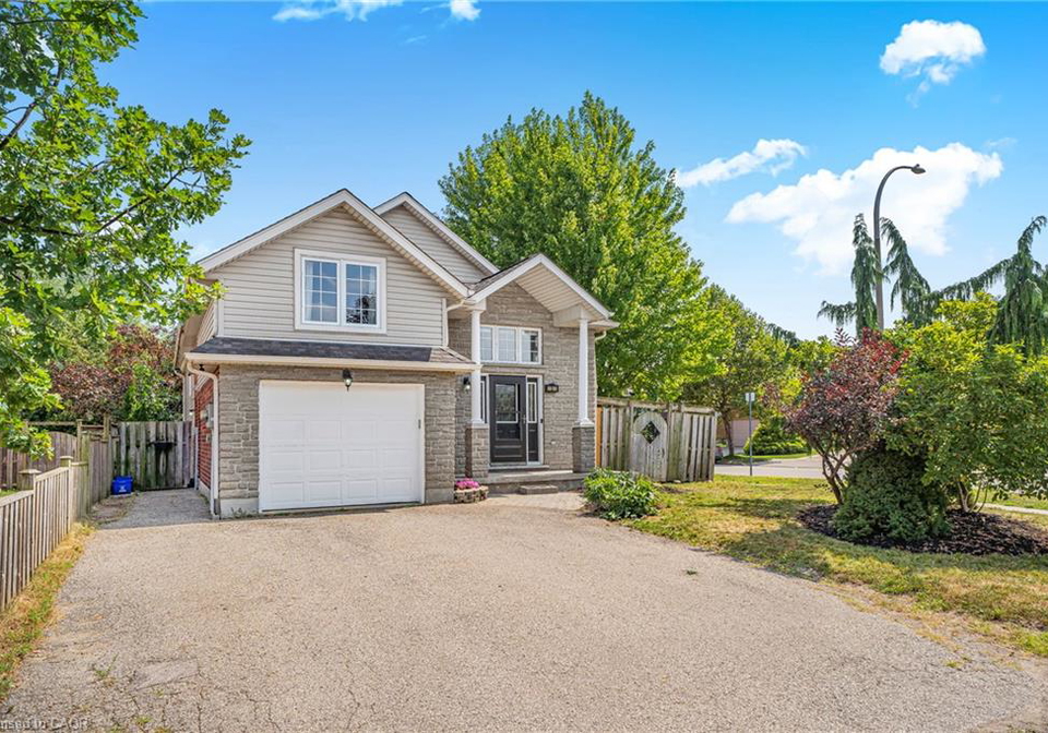 3-wisteria-court-kitchener-ontario-40788124