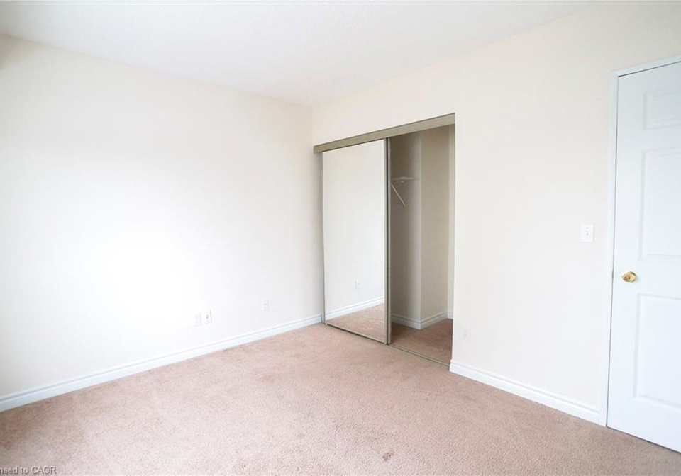 237-auburn-drive-waterloo-ontario-40788396