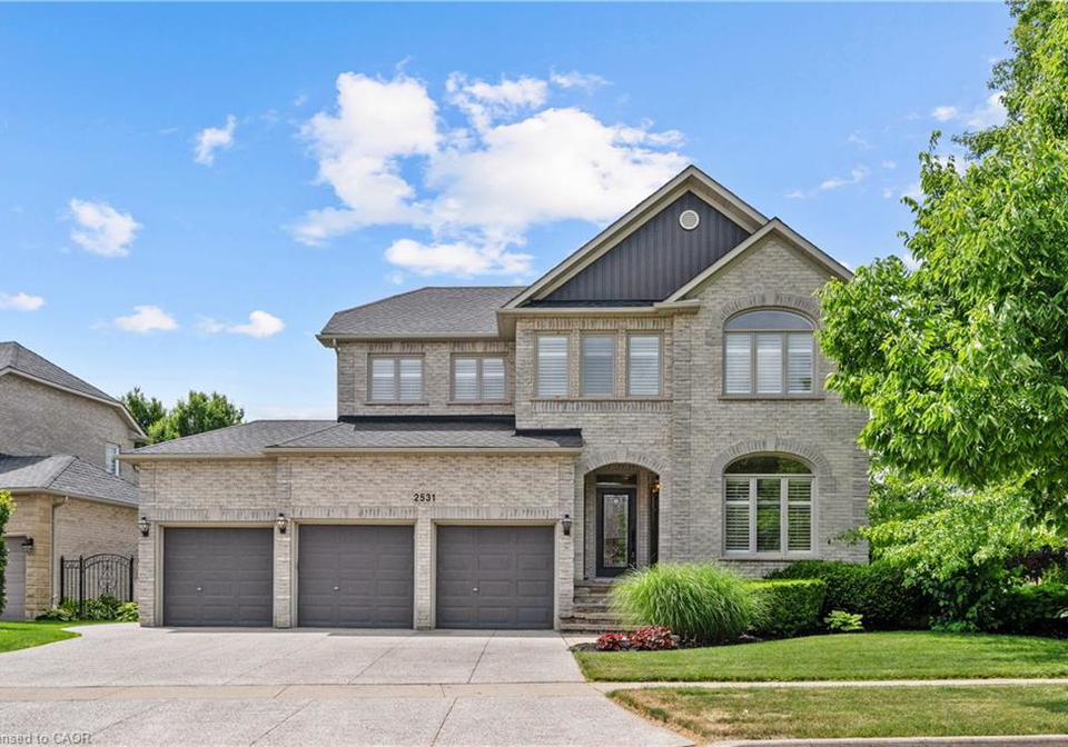 2531-hogan-court-burlington-ontario-40788466