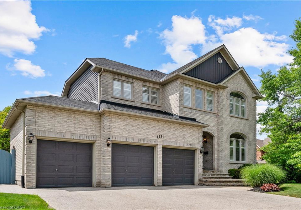 2531-hogan-court-burlington-ontario-40788466