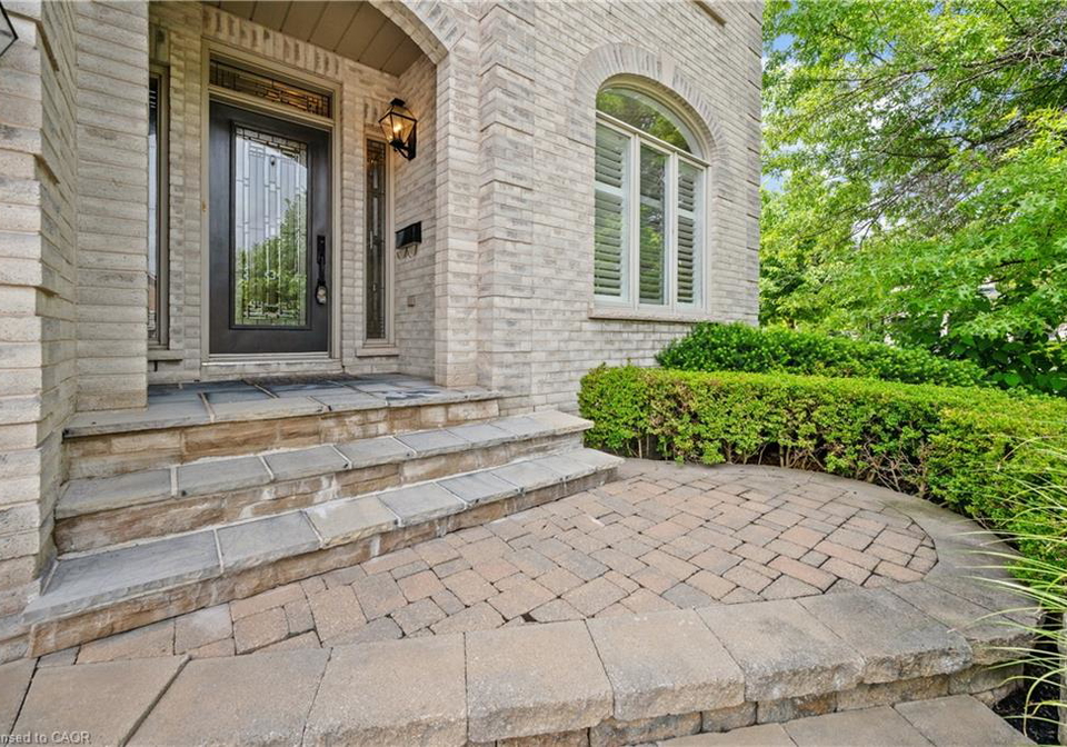 2531-hogan-court-burlington-ontario-40788466