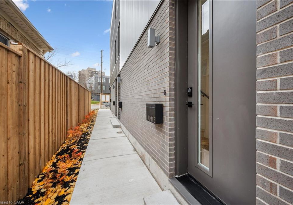 66-union-street-waterloo-ontario-40788508