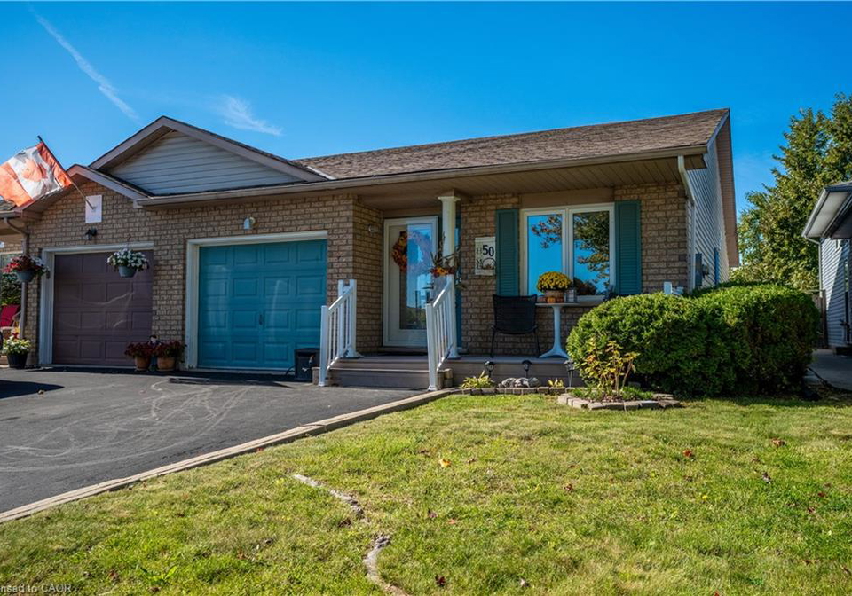 50-scottacres-boulevard-caledonia-ontario-40788521