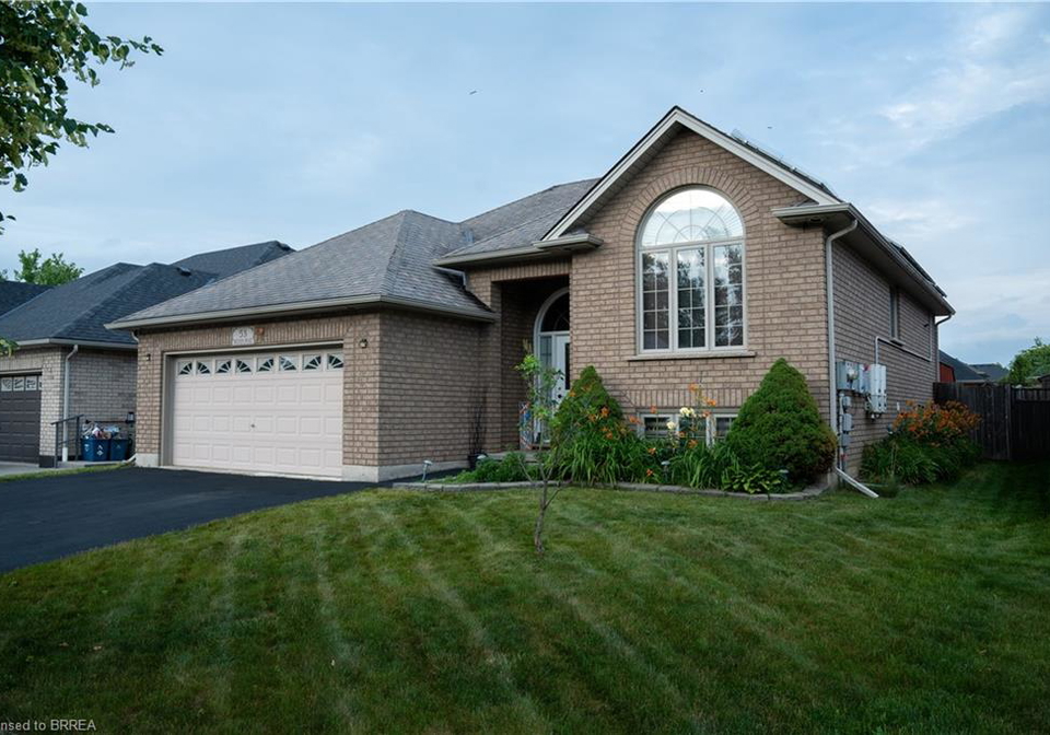 53-mission-road-brantford-ontario-40788587