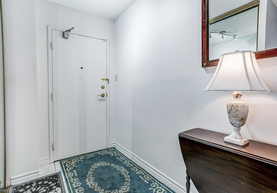 2055-upper-middle-road-burlington-ontario-40788682