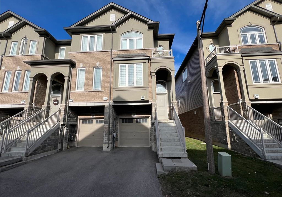 24-aqua-lane-stoney-creek-ontario-40788760
