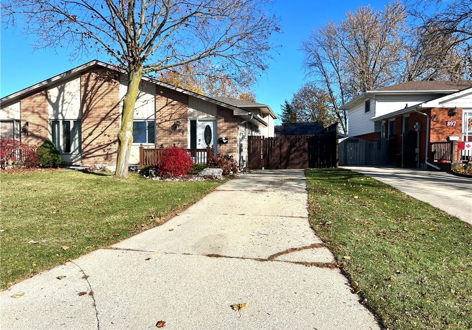 899-prestwick-crescent-sarnia-ontario-40788875