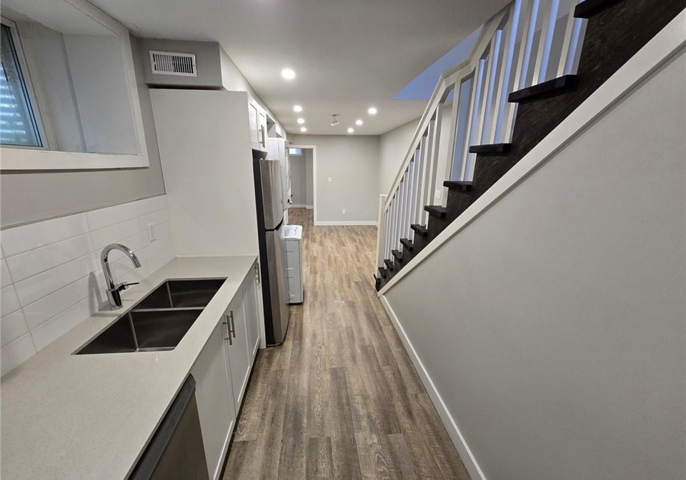 102-wellington-street-n-hamilton-ontario-40788946