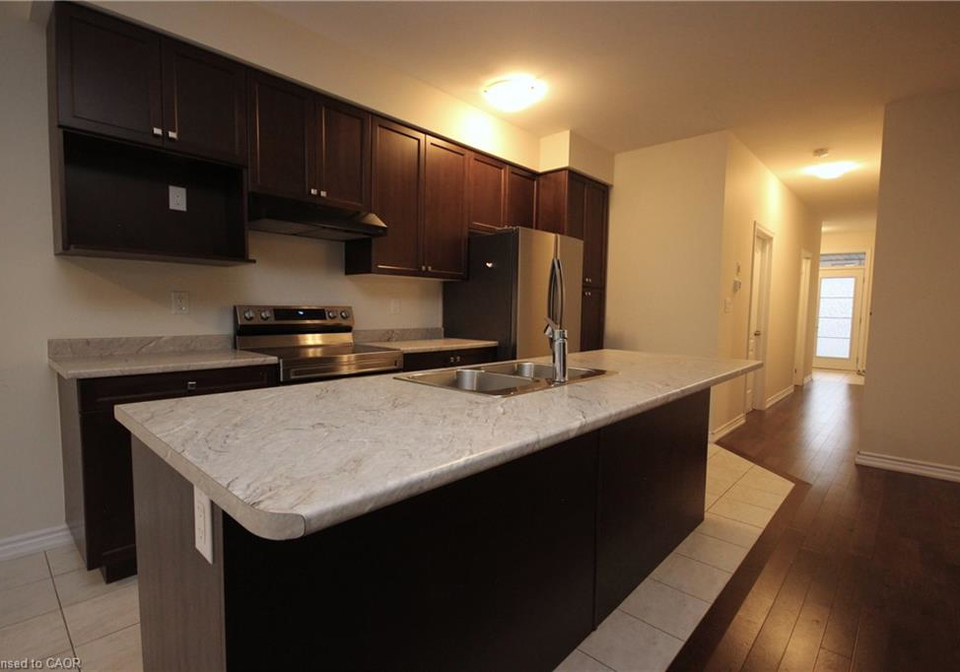7-owl-lane-caledonia-ontario-40789015