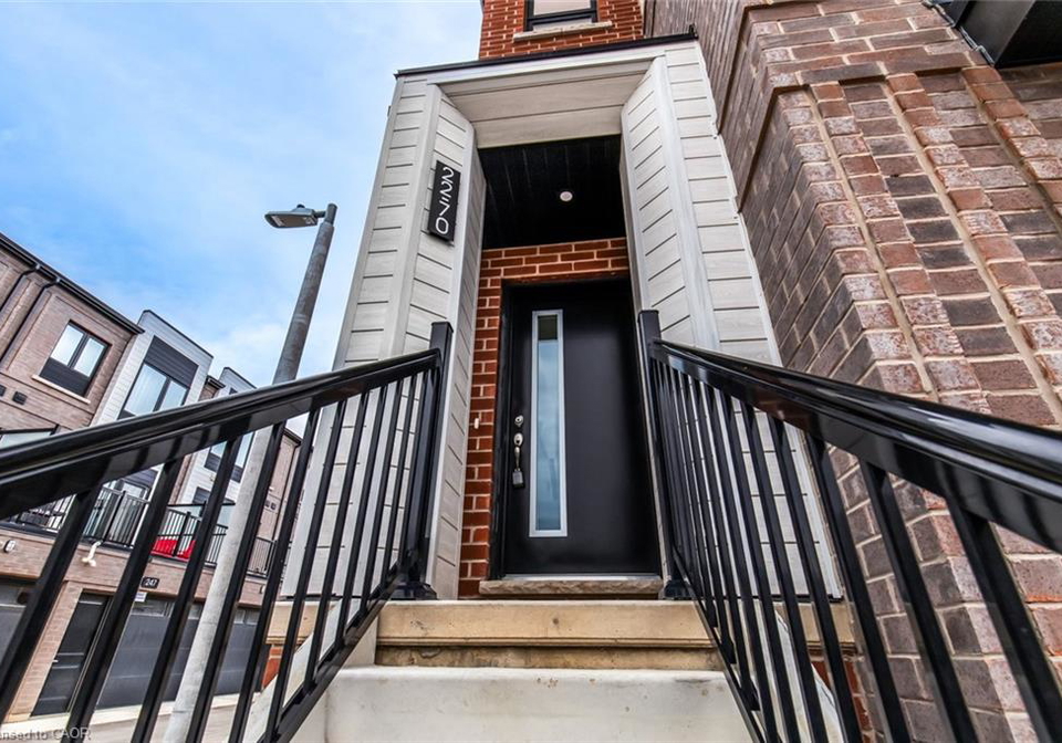 70-kenesky-drive-waterdown-ontario-40789033