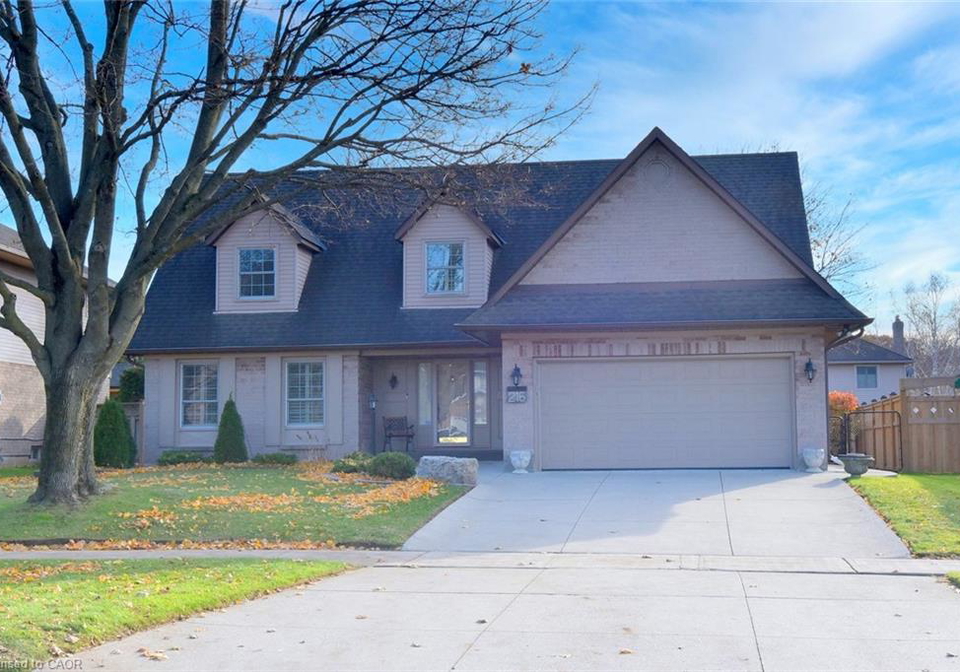 216-amberly-boulevard-ancaster-ontario-40789124