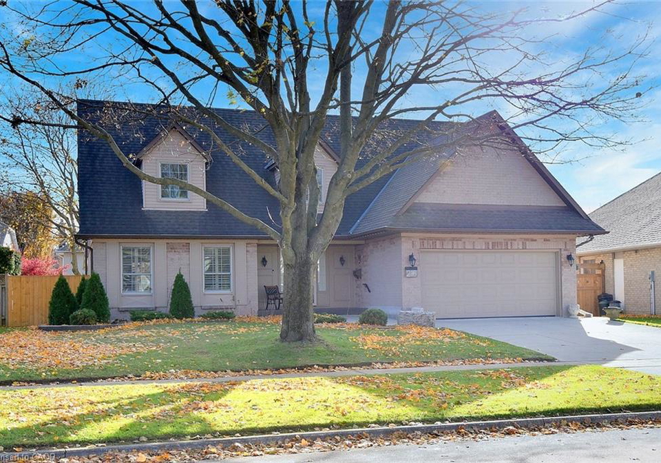 216-amberly-boulevard-ancaster-ontario-40789124