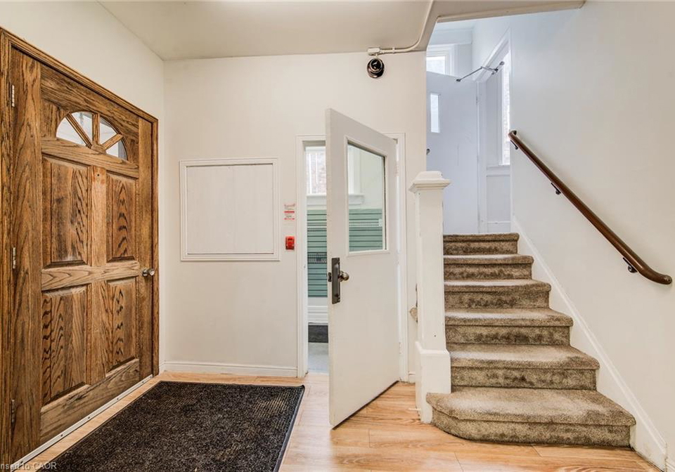 19-schneider-avenue-kitchener-ontario-40789168
