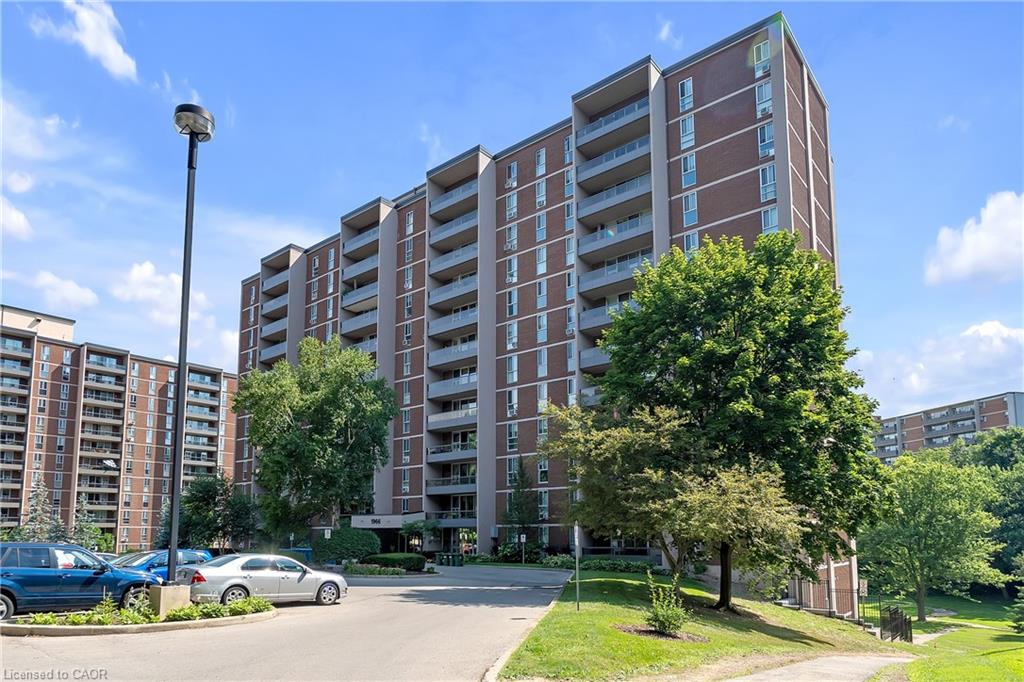 1966-main-street-w-hamilton-ontario-40789276