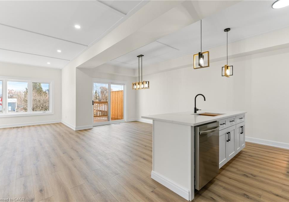 42-wellington-street-paris-ontario-40789340