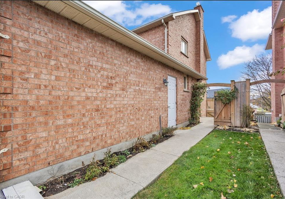 18-wallace-drive-cambridge-ontario-40789475