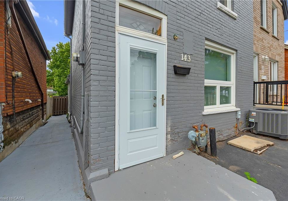 143-ferrie-street-e-hamilton-ontario-40789492