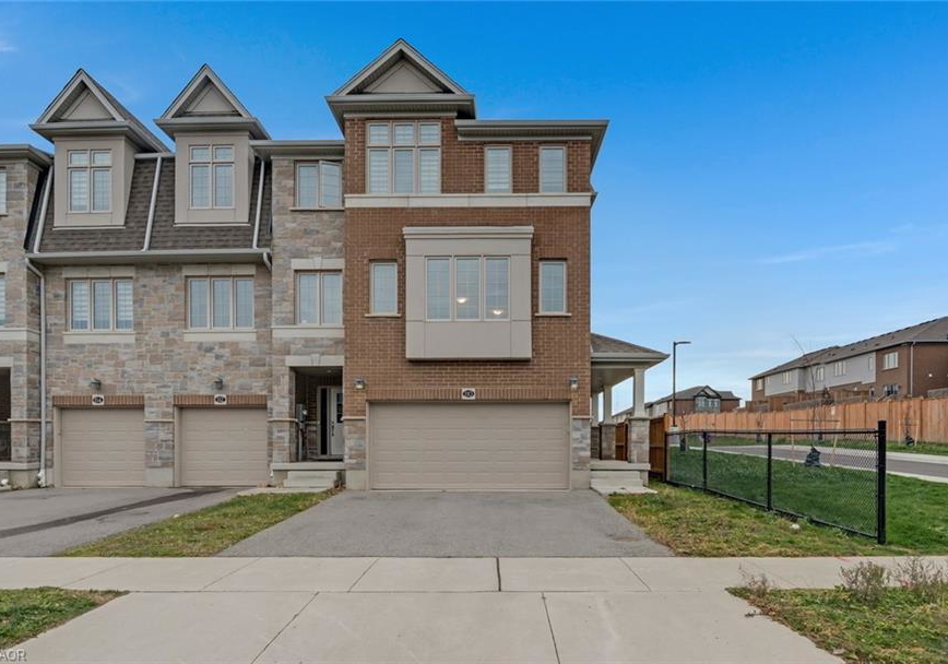 110-ian-ormston-drive-kitchener-ontario-40789515
