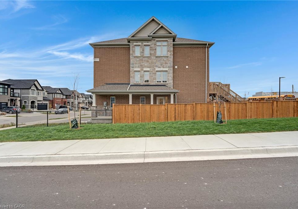 110-ian-ormston-drive-kitchener-ontario-40789515