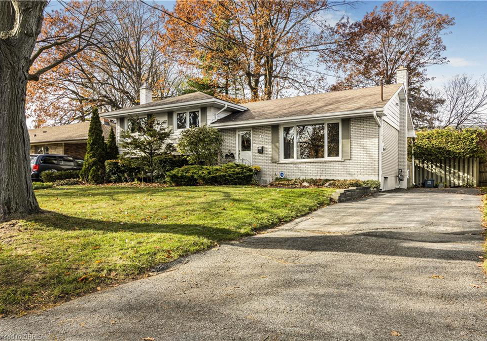 32-pusey-boulevard-brantford-ontario-40789616