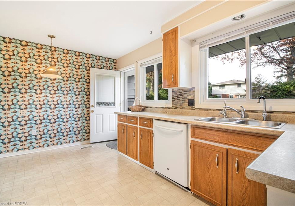 32-pusey-boulevard-brantford-ontario-40789616