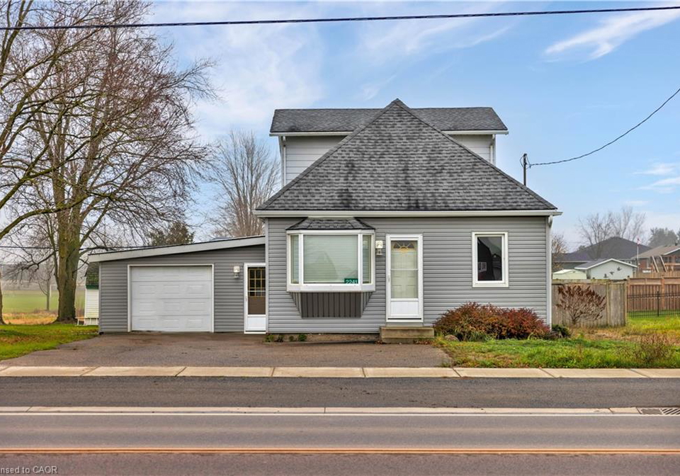 2241-line-34-shakespeare-ontario-40789843