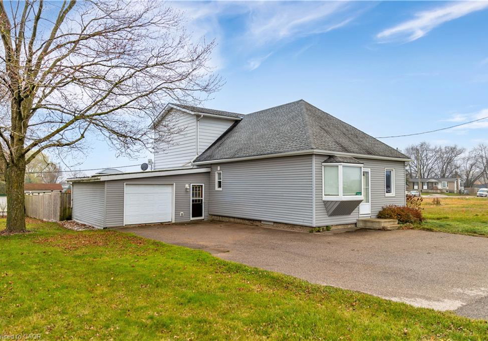 2241-line-34-shakespeare-ontario-40789843
