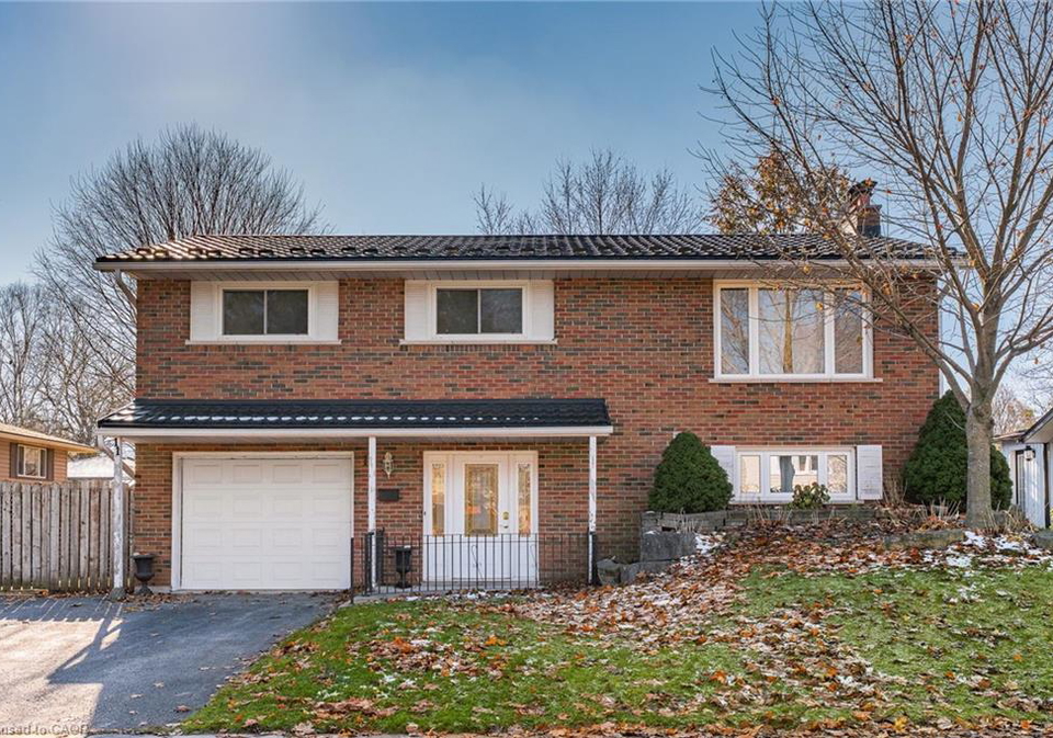11-nightingale-crescent-elmira-ontario-40789857