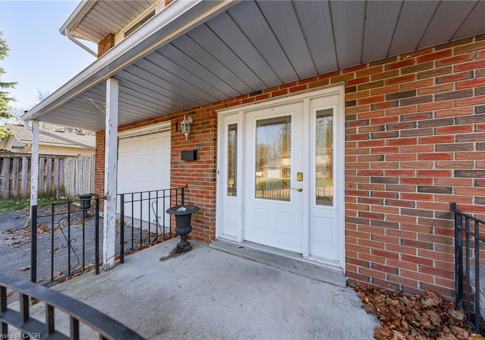 11-nightingale-crescent-elmira-ontario-40789857