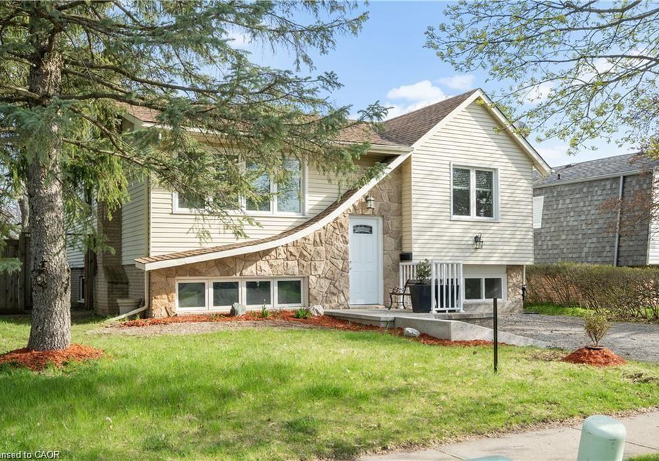54-oriole-parkway-brantford-ontario-40789997
