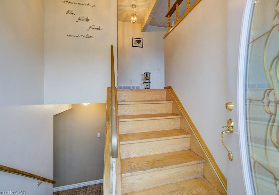 131-thunderbird-drive-cambridge-ontario-40790138