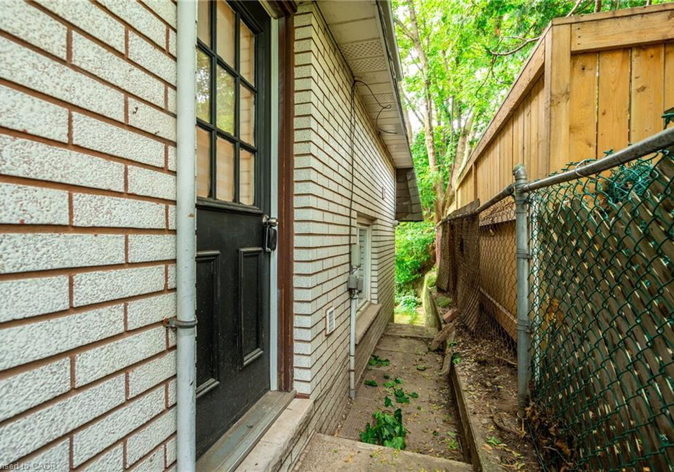 13-henry-street-hamilton-ontario-40790311