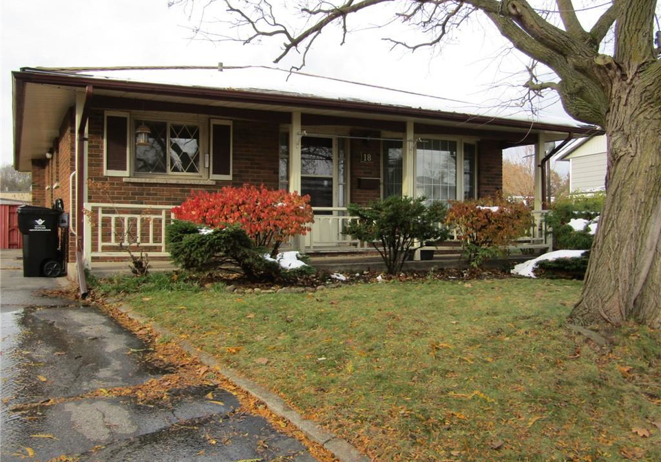 18-foster-crescent-cambridge-ontario-40790340