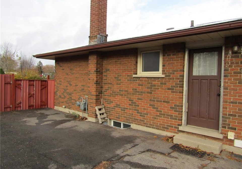 18-foster-crescent-cambridge-ontario-40790340