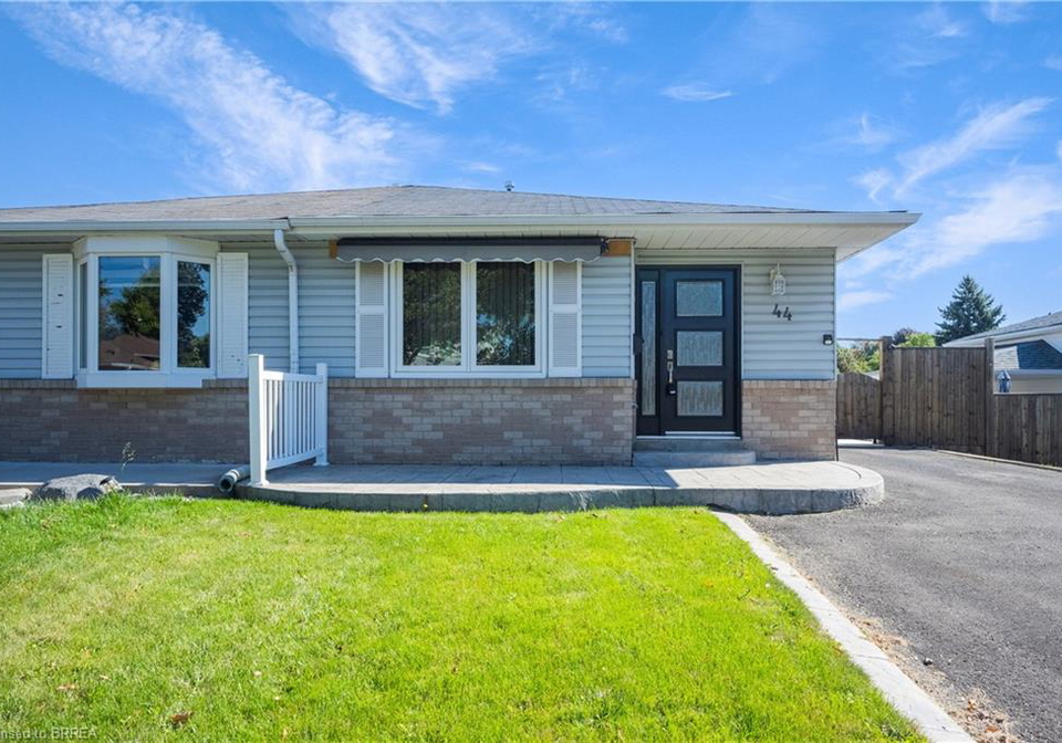 44-marblehead-crescent-brampton-ontario-40790341