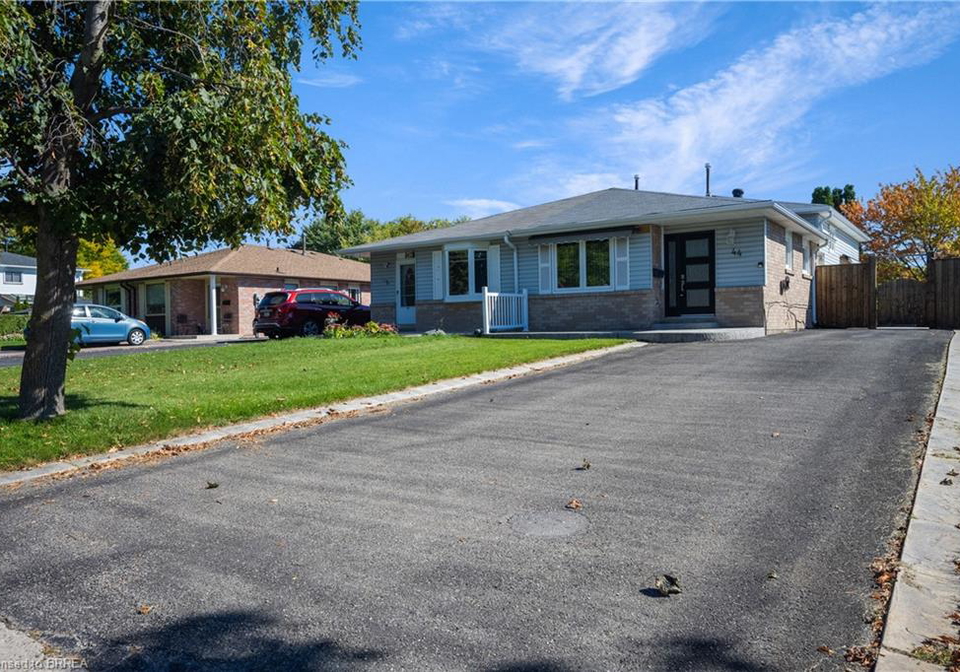 44-marblehead-crescent-brampton-ontario-40790341