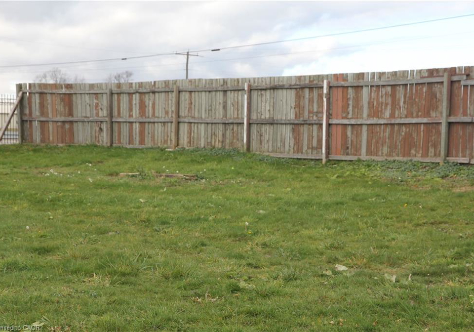 4078-3-highway-cayuga-ontario-40790350