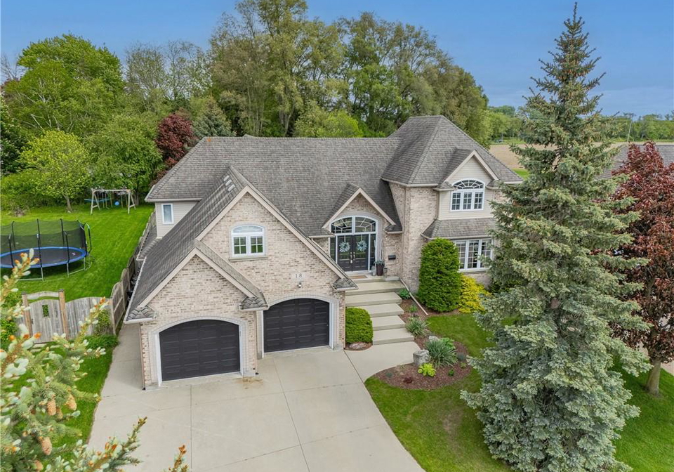 18-weberlyn-crescent-conestogo-ontario-40790503