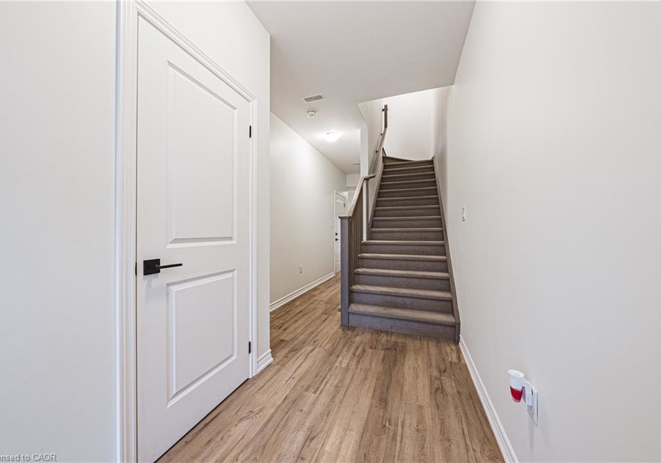47-cadwell-lane-hamilton-ontario-40790507