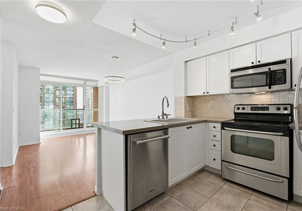 15-michael-power-place-etobicoke-ontario-40790522