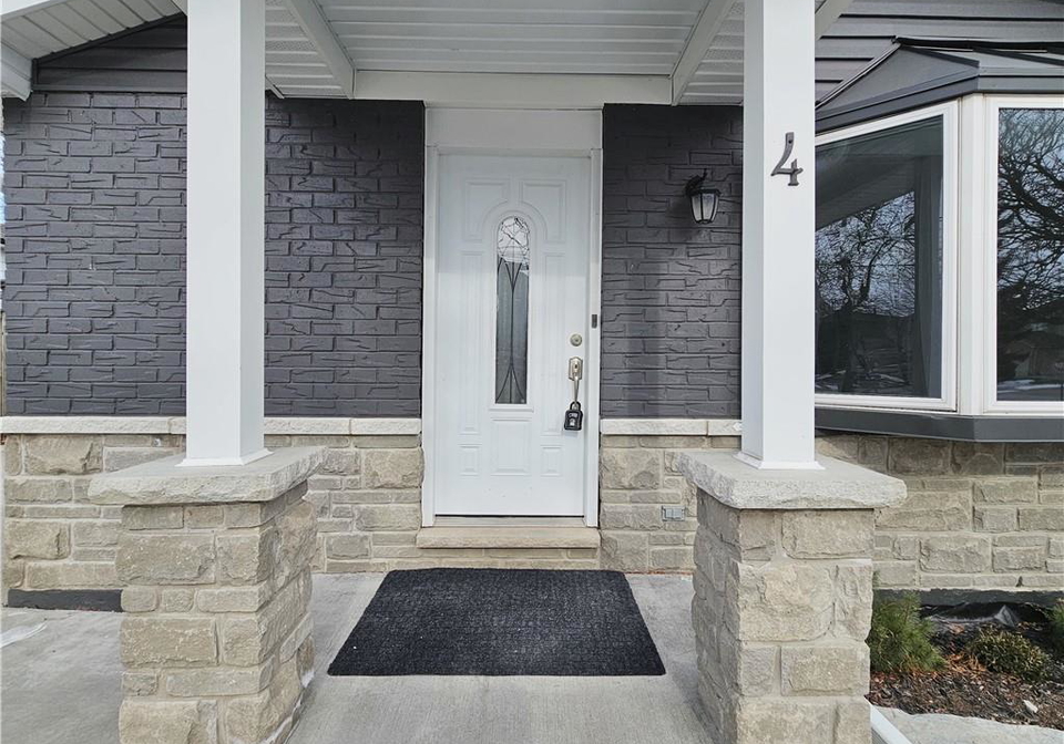 4-markham-crescent-hamilton-ontario-40790593