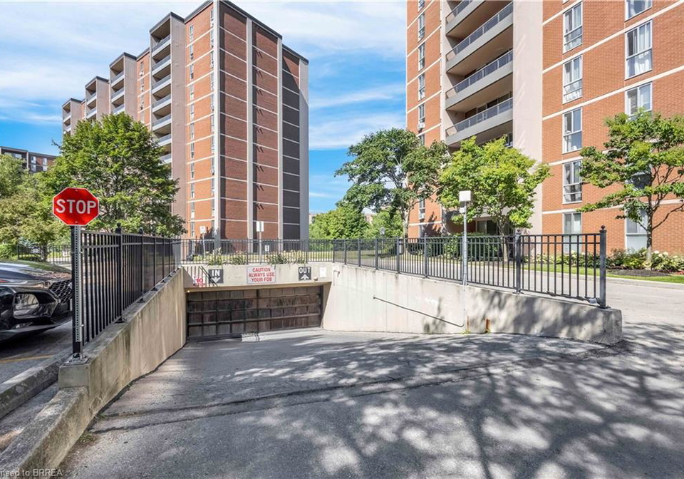 1964-main-street-w-hamilton-ontario-40790606